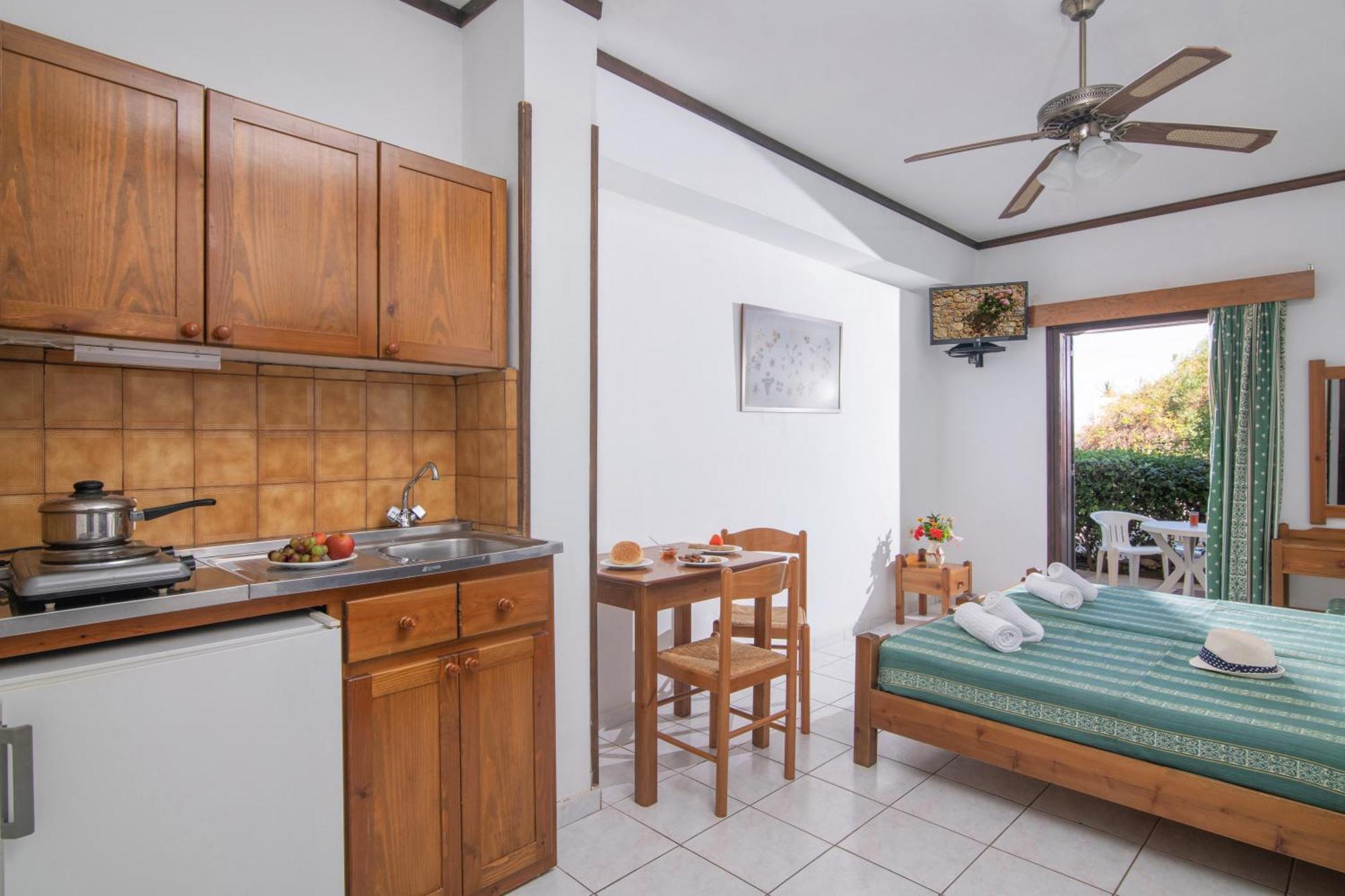 Iliostasi Beach Apartments Hersonissos  Luaran gambar